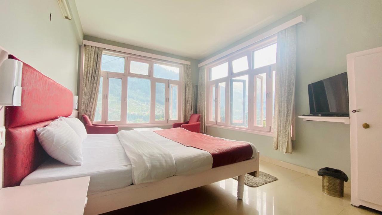 Hotel Meadows Manali Екстериор снимка